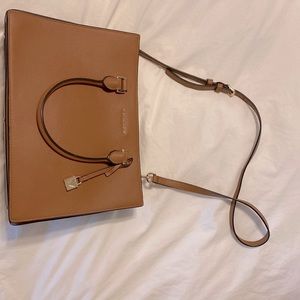 ❌❌❌SOLD ❌❌❌Michael Kors Satchel